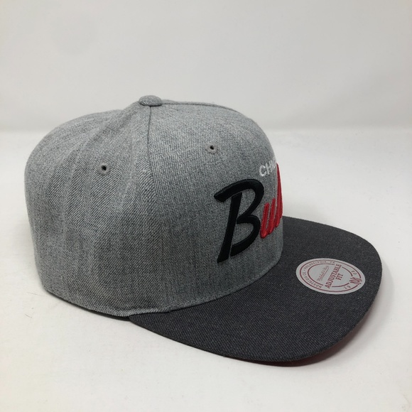 Chicago Bulls Mitchell & Ness Snapback Hat Cap - Picture 3 of 6